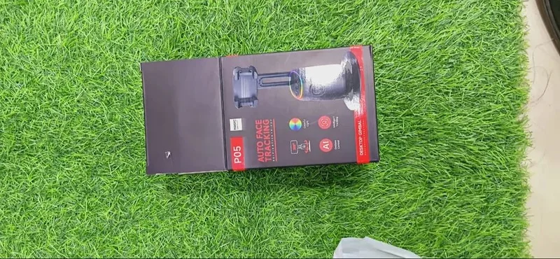P05 Automatic face tracker