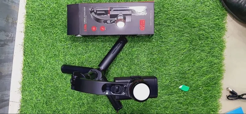 L19s Selfie Stick