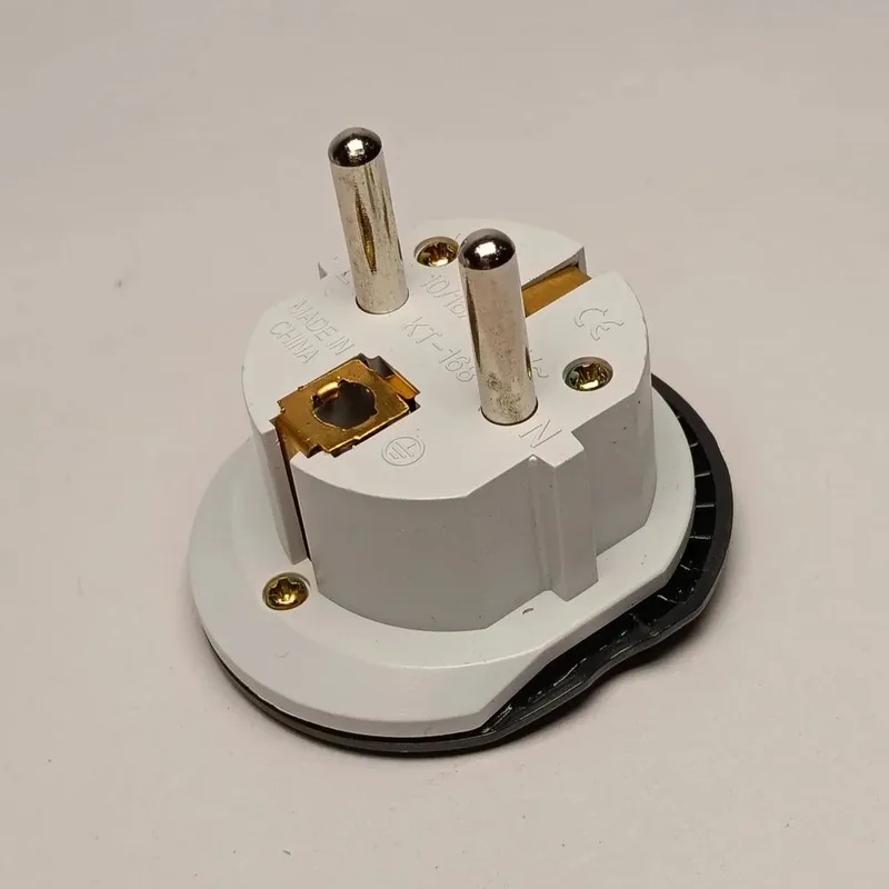 NK5605 Travel Adaptor 60W