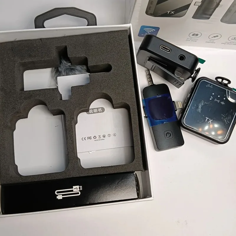 F11 2 Wireless Microphone