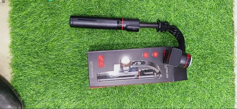 L19s Selfie Stick